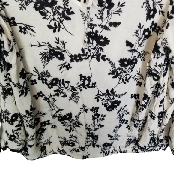 Torrid Womens 0X White Floral Print Bell Sleeve - Picture 5 of 14